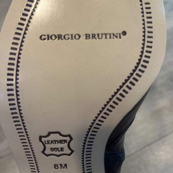 Shoes - Picture 5 of 5